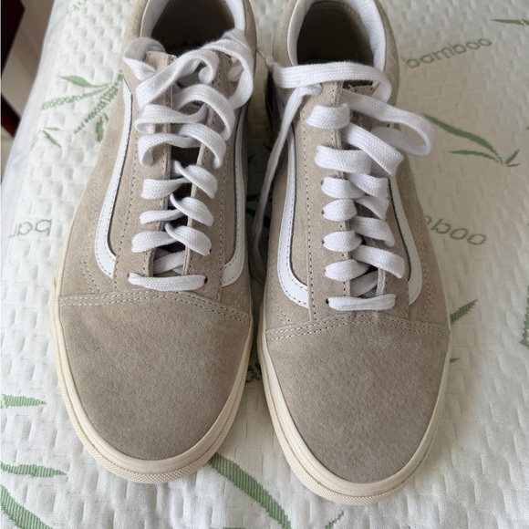 Vans - Picture 2 of 5